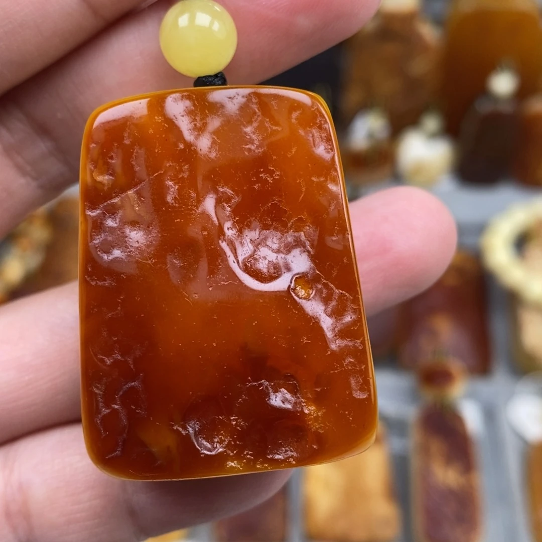 未镶嵌琥珀珠宝奇石