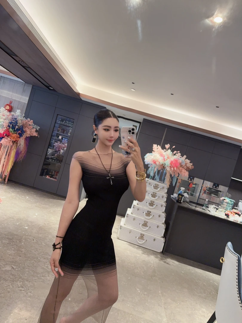 DUOMI【漂亮女神】黑色渐变珠珠点点砍袖透明镂空连衣裙LYQ13984