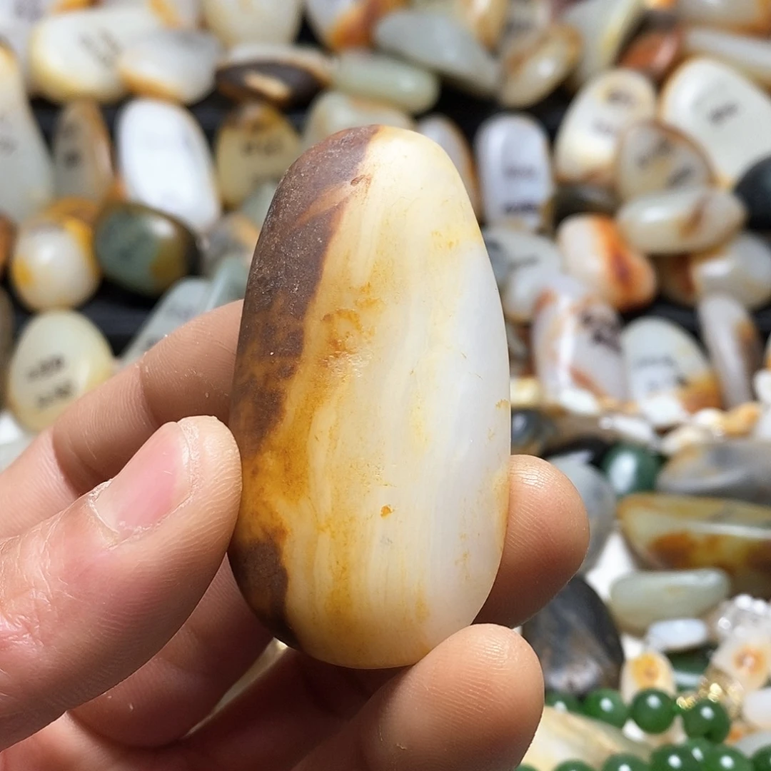 和田玉颈饰未镶嵌吊坠