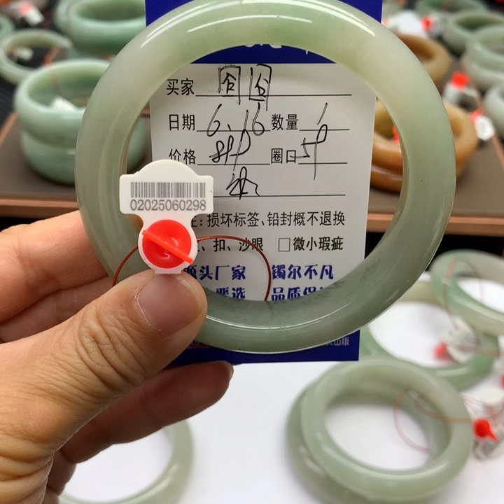 石英质玉手镯未镶嵌囧*