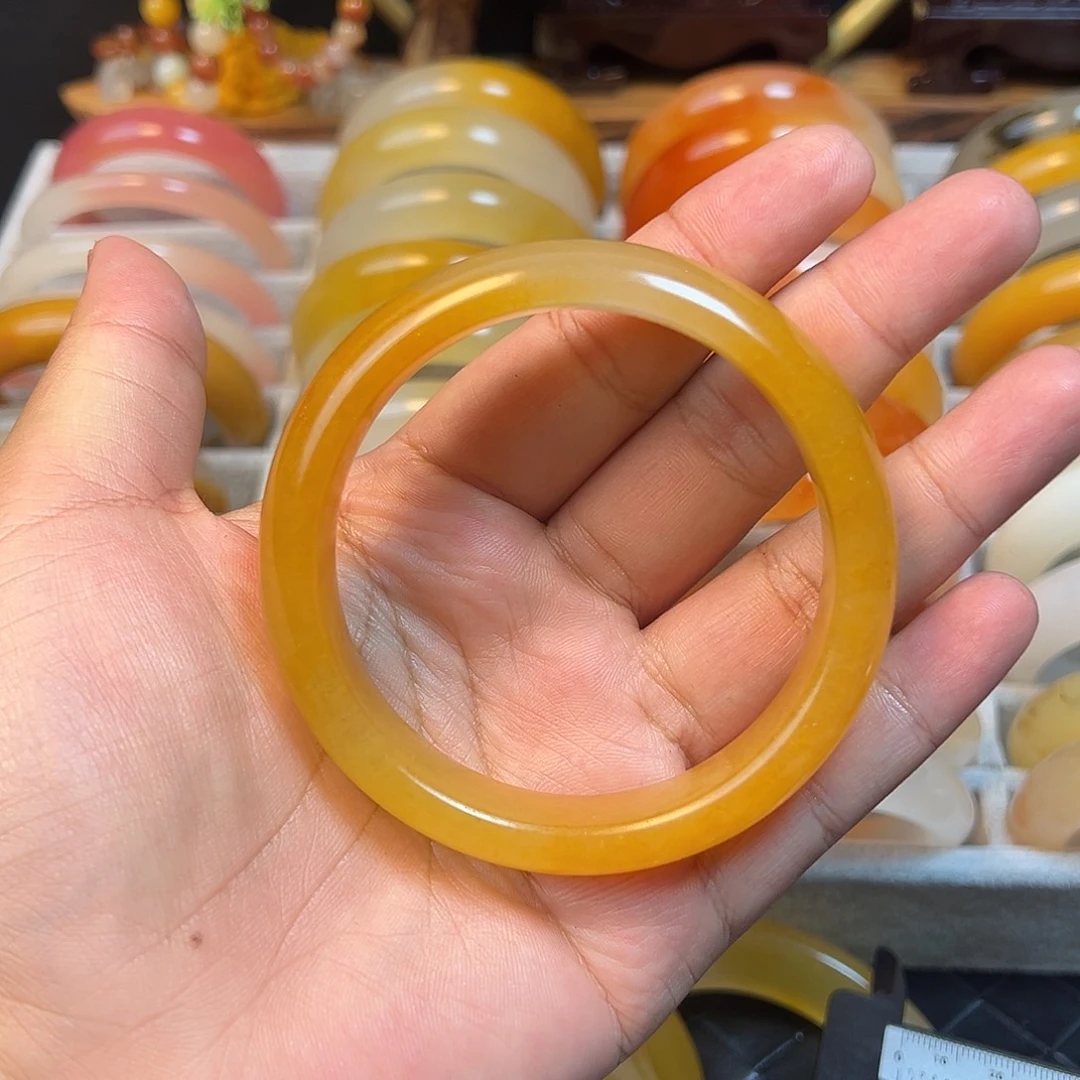 粒***子石英质玉（黄龙玉）未镶嵌手镯