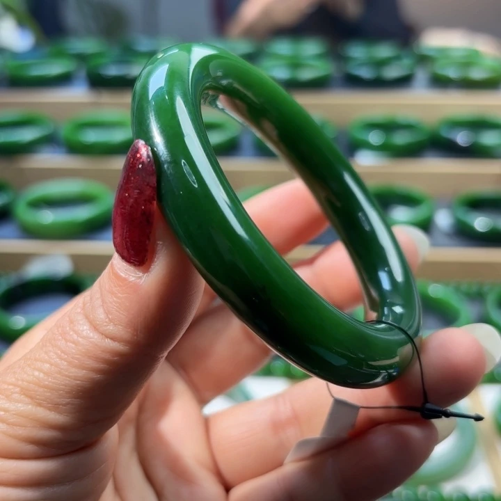 未镶嵌手镯和田玉万****）