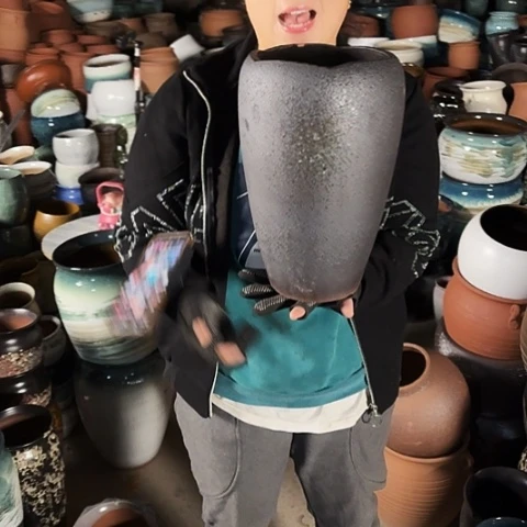 18口32高瑕疵一个盆子。