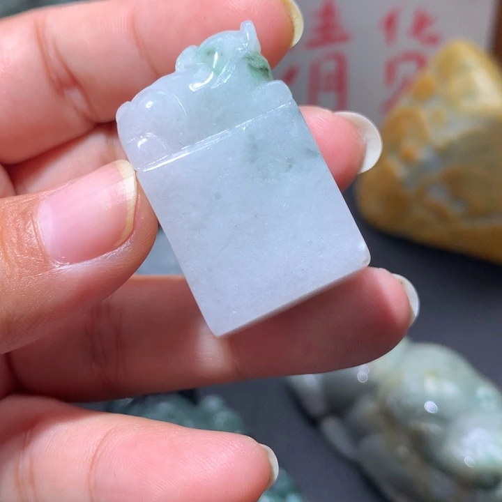 翡翠未镶嵌颈饰保真天然A货翡翠