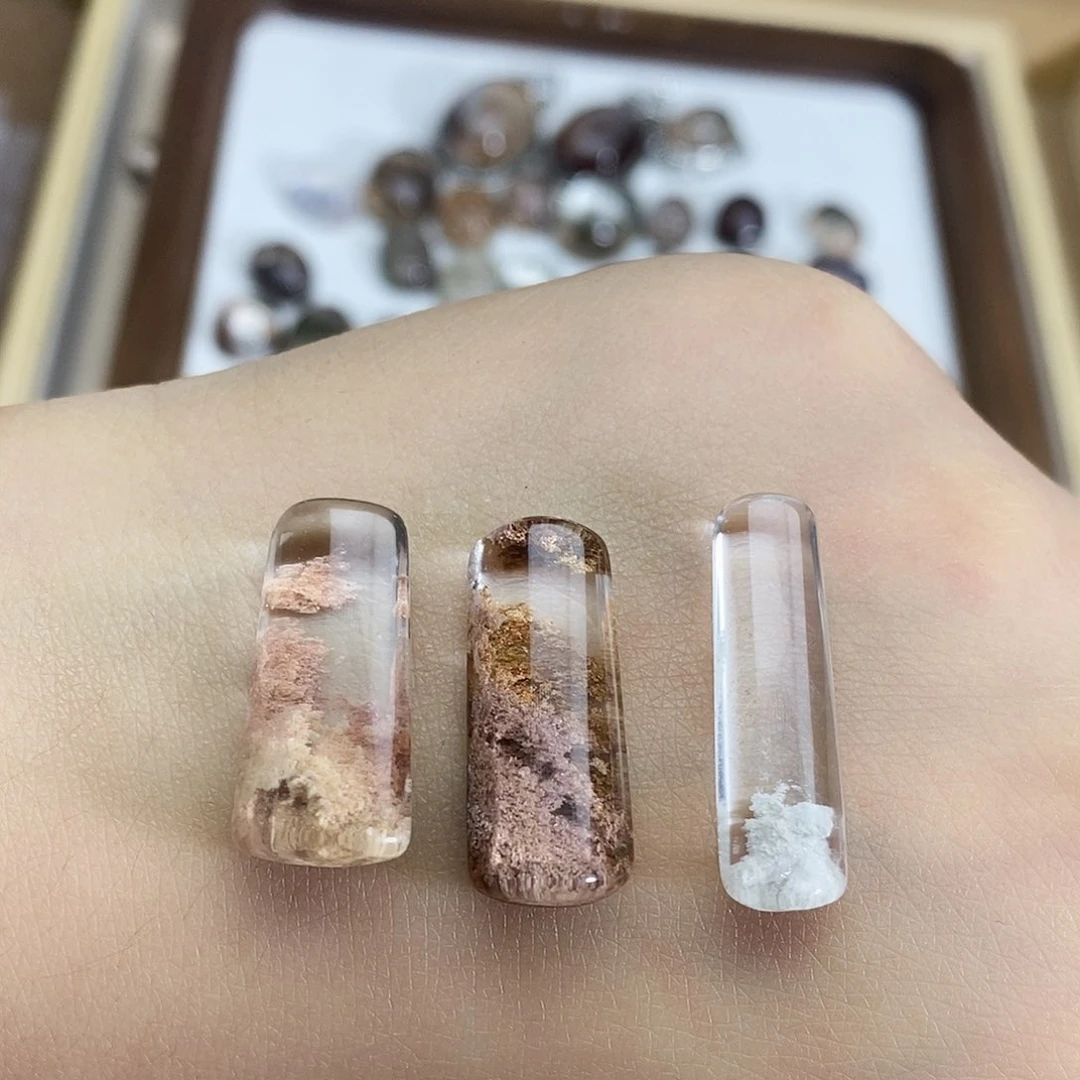 未镶嵌颈饰水晶M****?水晶