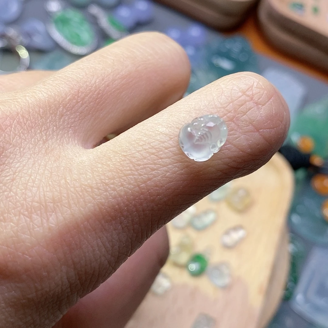 翡翠颈饰未镶嵌翡翠