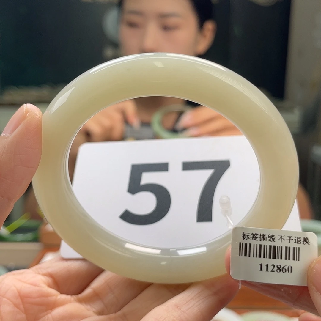 和田玉手镯未镶嵌70