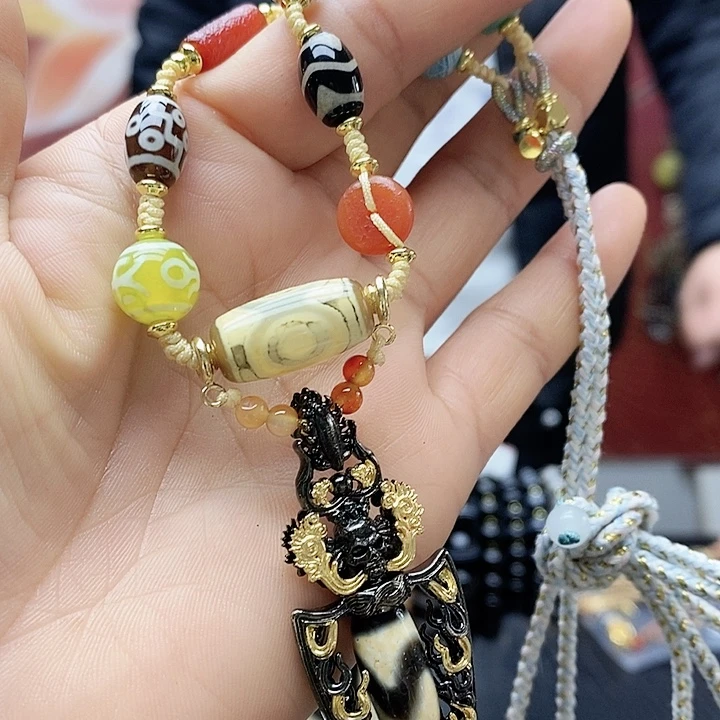 玛瑙/玉髓合金颈饰