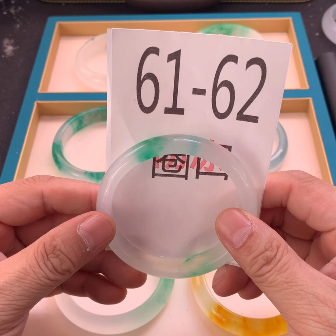 1石英岩玉手镯手镯