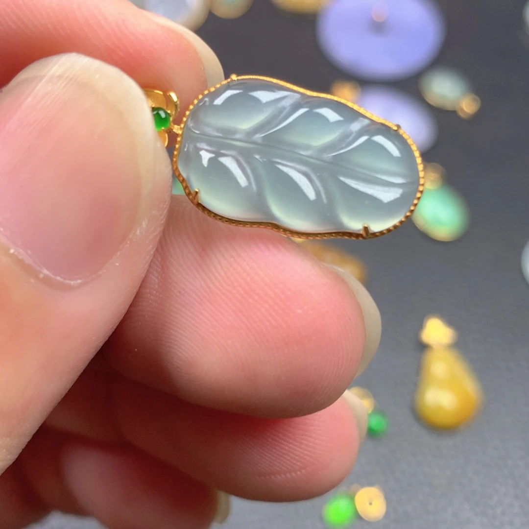 【闪购商品】颈饰18K金镶嵌翡翠翡翠