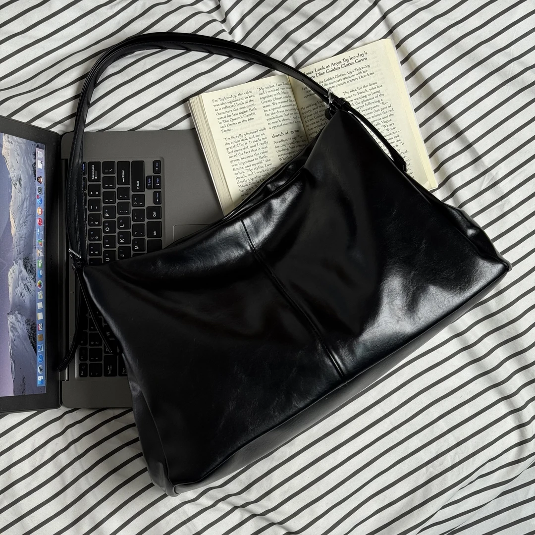 一张同学【长约45宽15高28cm】时尚单肩腋下包C8699黑