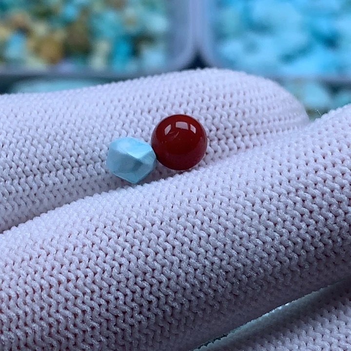 南红玛瑙未镶嵌珠宝奇石