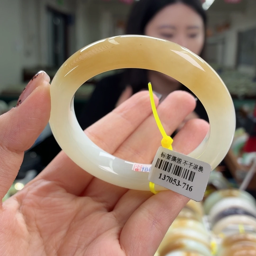 未镶嵌手镯和田玉53