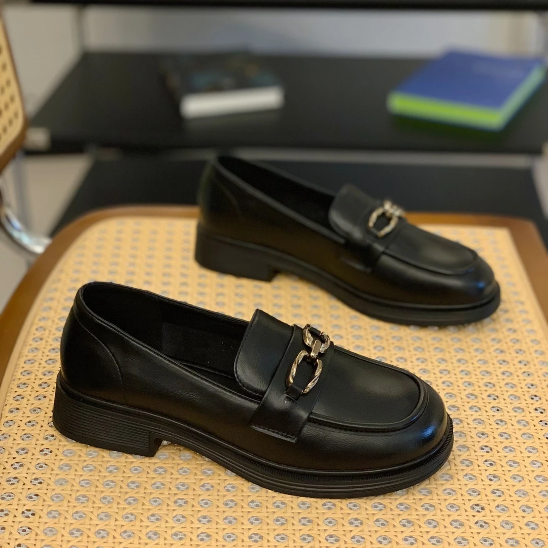 软底懒人一脚蹬乐福鞋女2025秋季新款百搭舒适英伦风不累脚小皮鞋