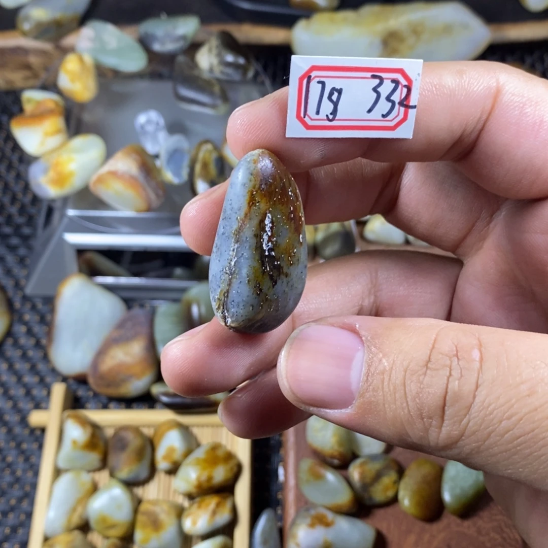 和田玉（糖玉）未镶嵌挂件