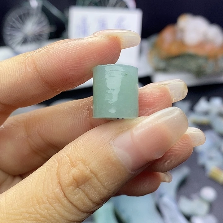 沁***怡未镶嵌定制翡翠裸石