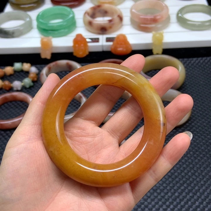 石英质玉未镶嵌手镯