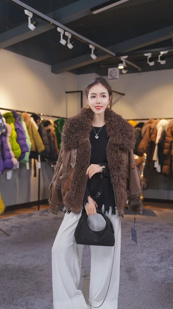 YJ【邢邢推荐】新款时尚兔毛皮毛一体外套24012-52