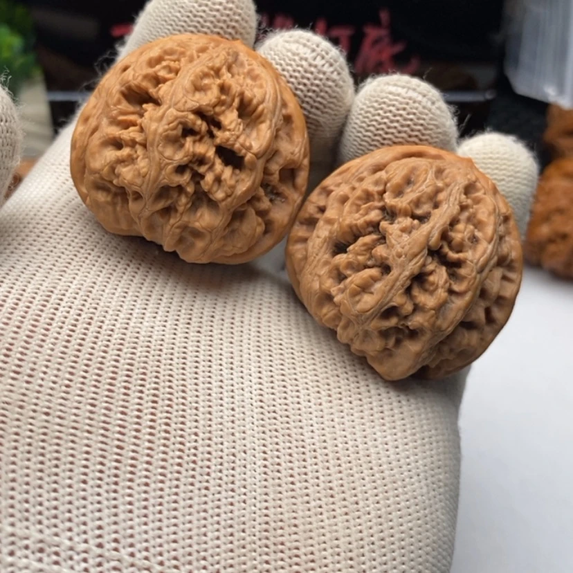【闪购商品】文玩核桃把件1*37粗筋