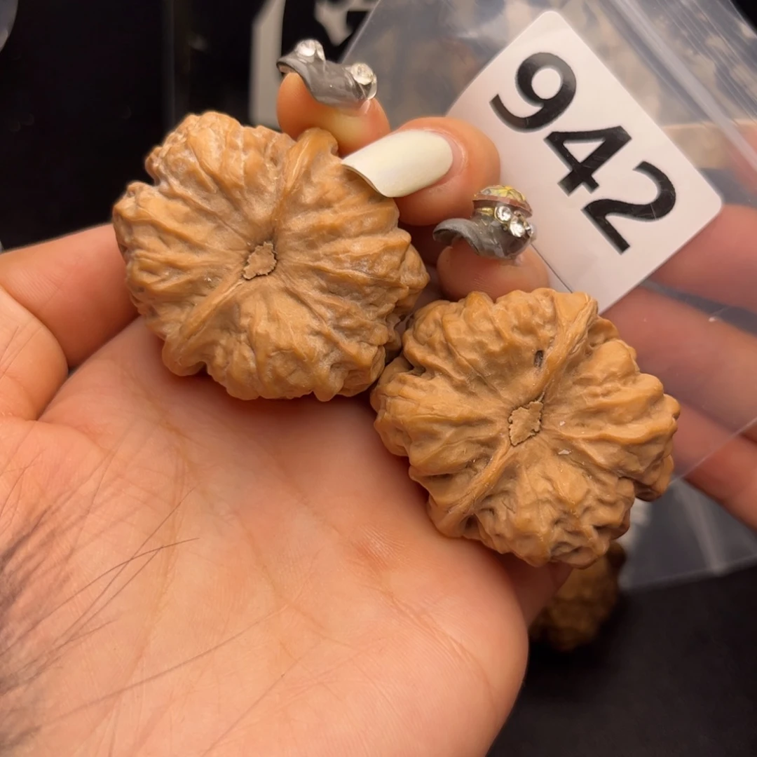 文玩核桃把件养***于蛤蟆39