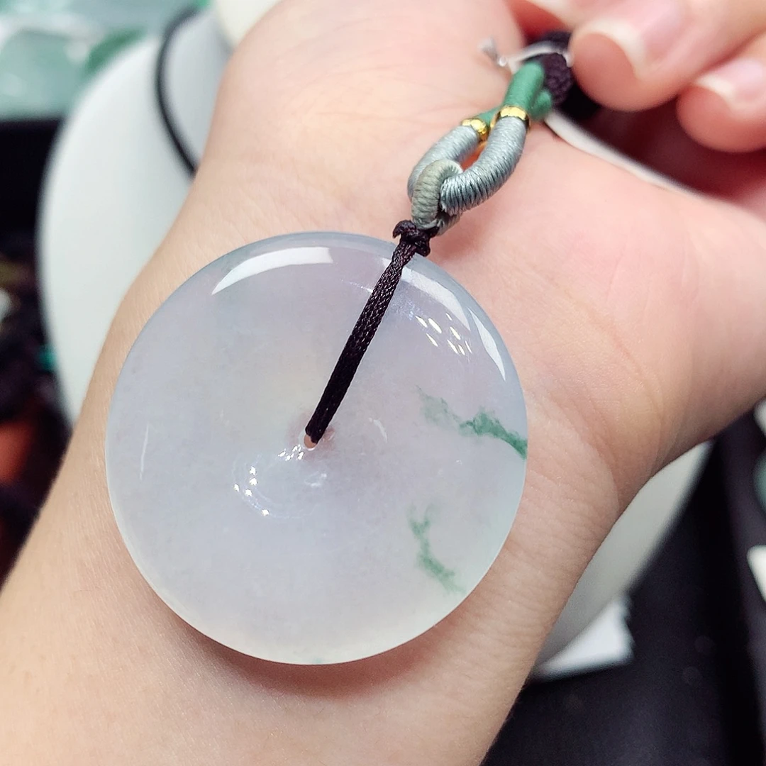 翡翠未镶嵌颈饰编号33，34.6/6.1