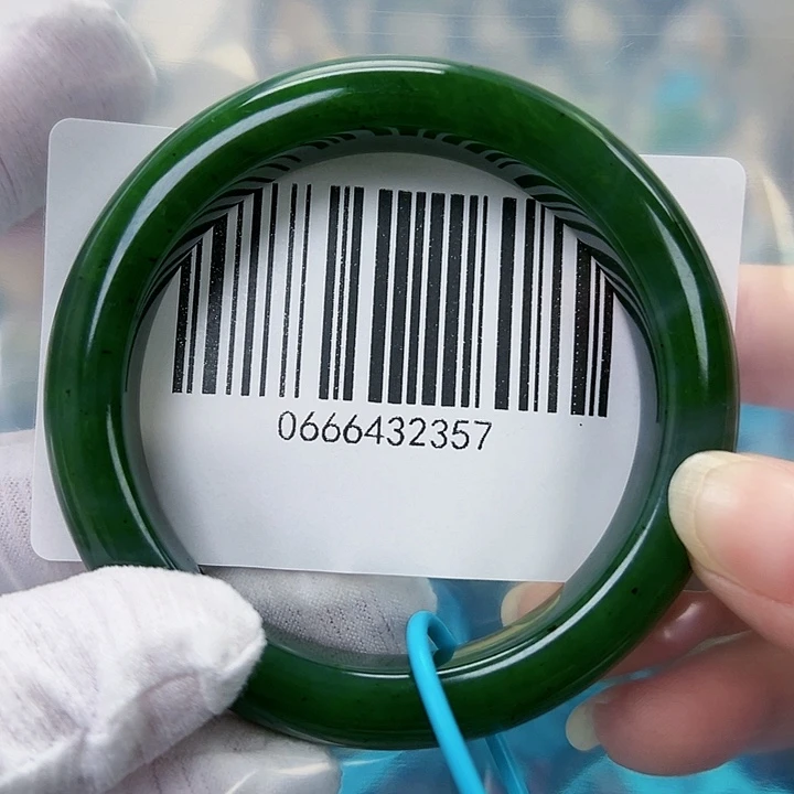 和田玉未镶嵌手镯包容57