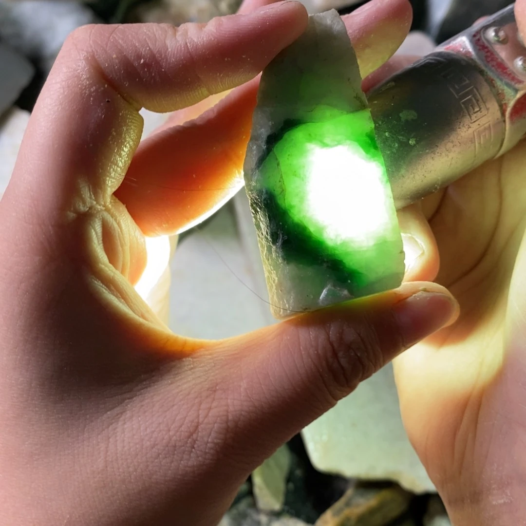 颈饰未镶嵌翡翠天然翡翠