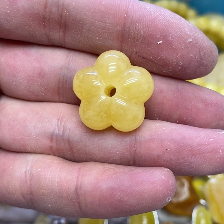 蜜蜡裸石未镶嵌吊坠