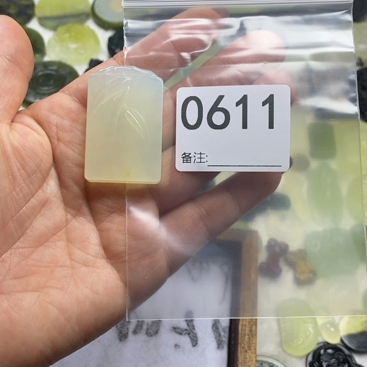 蛇纹石玉颈饰合金爱****冷