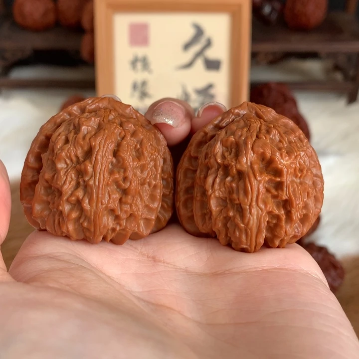 文玩核桃把件香*皮42+全品白狮子