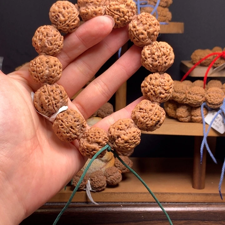 金刚菩提吊坠古龙蜂窝四瓣全品蜂王22mm