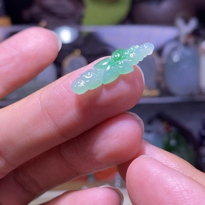 颈饰未镶嵌翡翠蝴蝶兰18