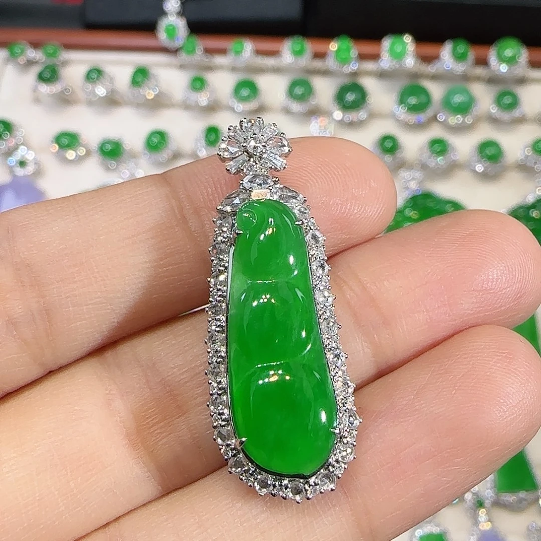 翡翠吊坠(不含链)18K金镶嵌