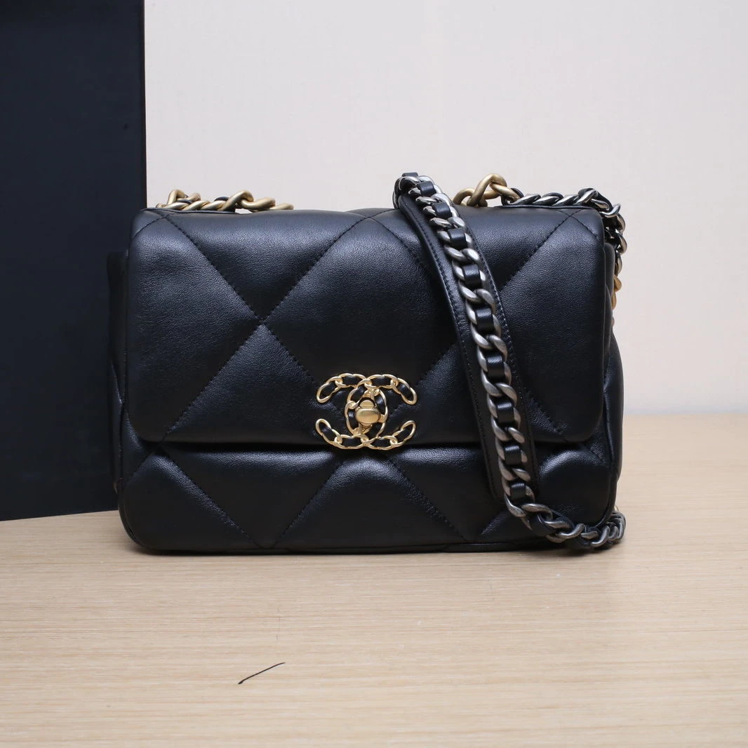 99新 Chanel/香奈儿 【娇】19BAG口盖包 26 黑色皮革S芯片 705528