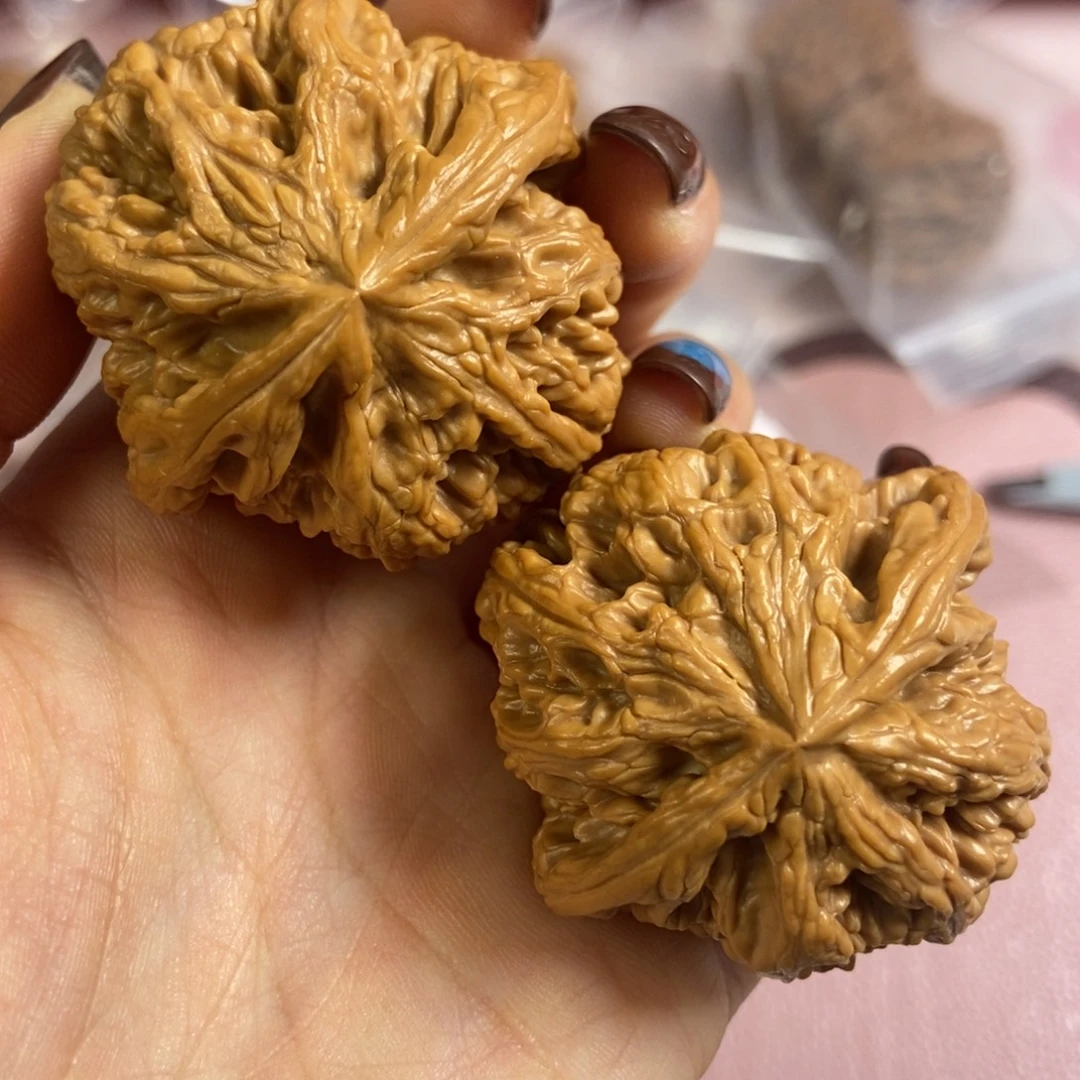 文玩核桃吊坠43粗筋260