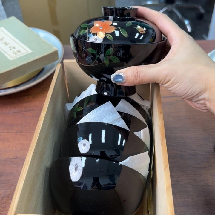 一个陶瓷物件哈哈哈哈