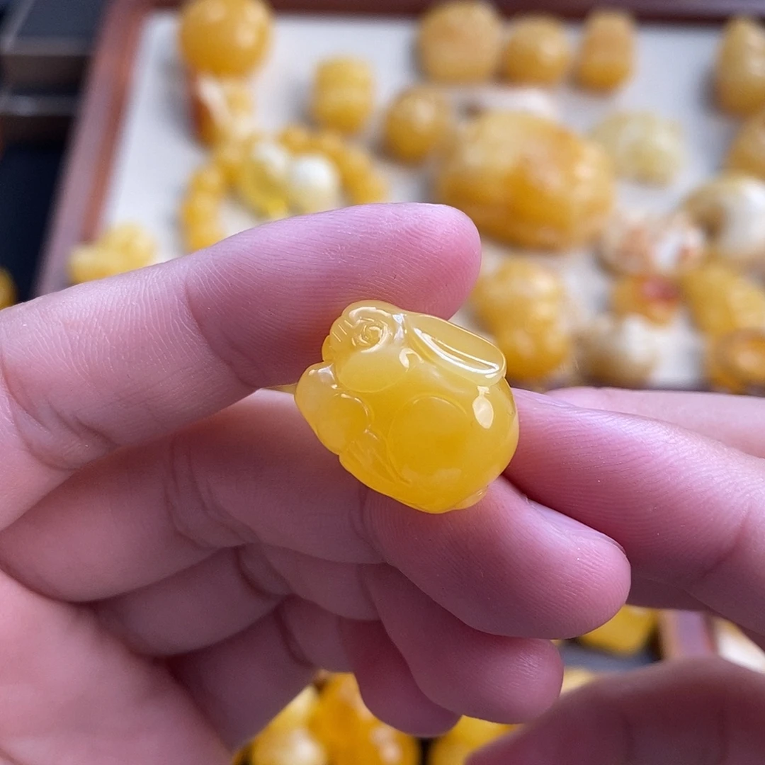 琥珀未镶嵌珠宝奇石