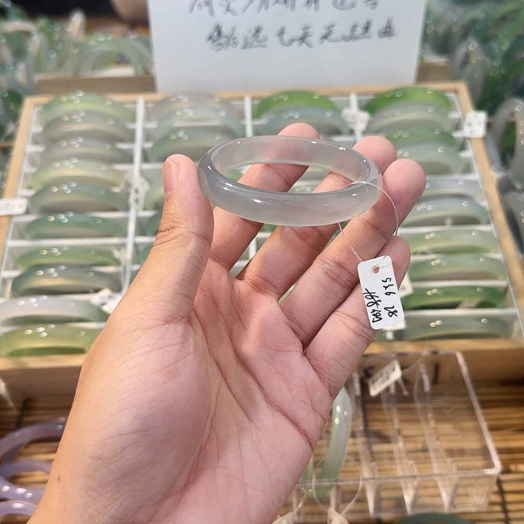 玛瑙/玉髓未镶嵌手镯圈口53.6