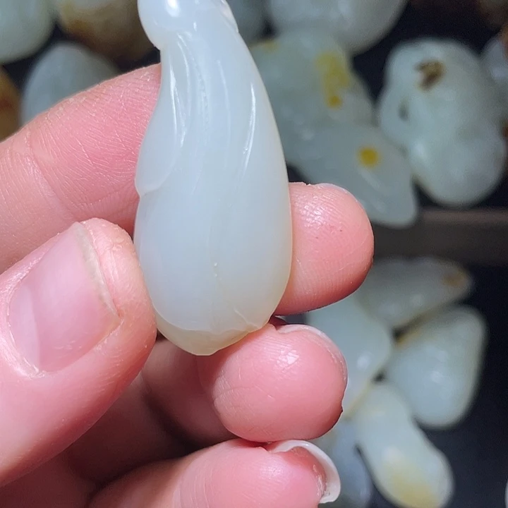 水***水和田玉未镶嵌车挂