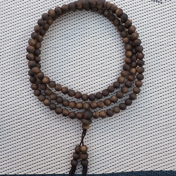 沉香【花姐专场】26h乌身圆叶05-9克九九沉圆珠多圈多样性发一条