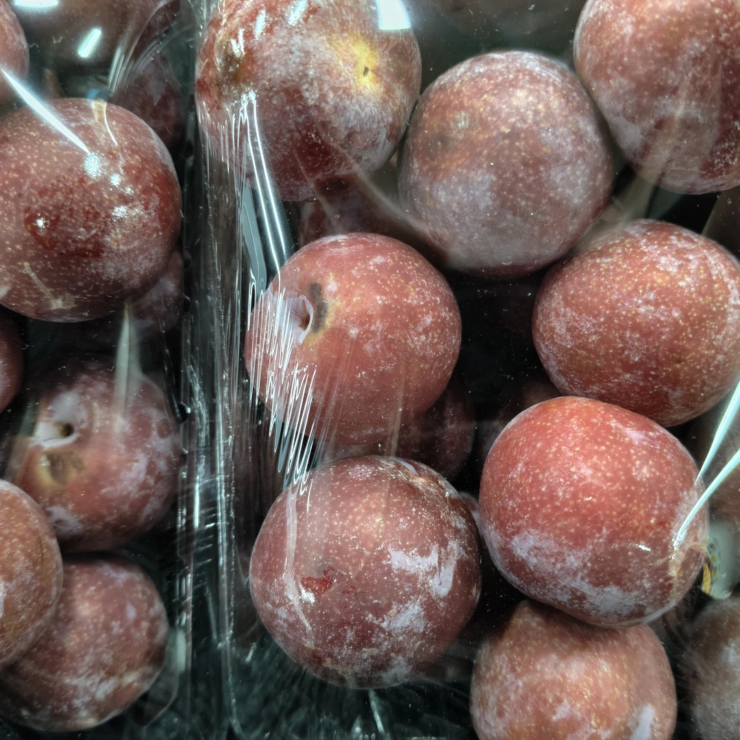 三华李子一盒(1斤左右）