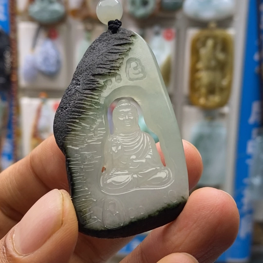 翡翠未镶嵌颈饰佛