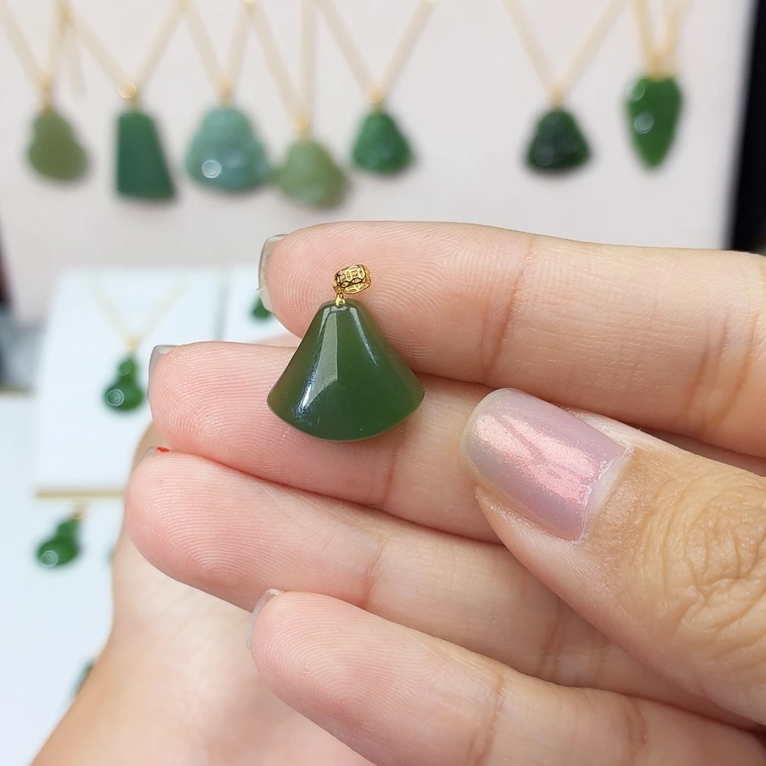 和田玉（碧玉）18K金镶嵌吊坠(赠链)