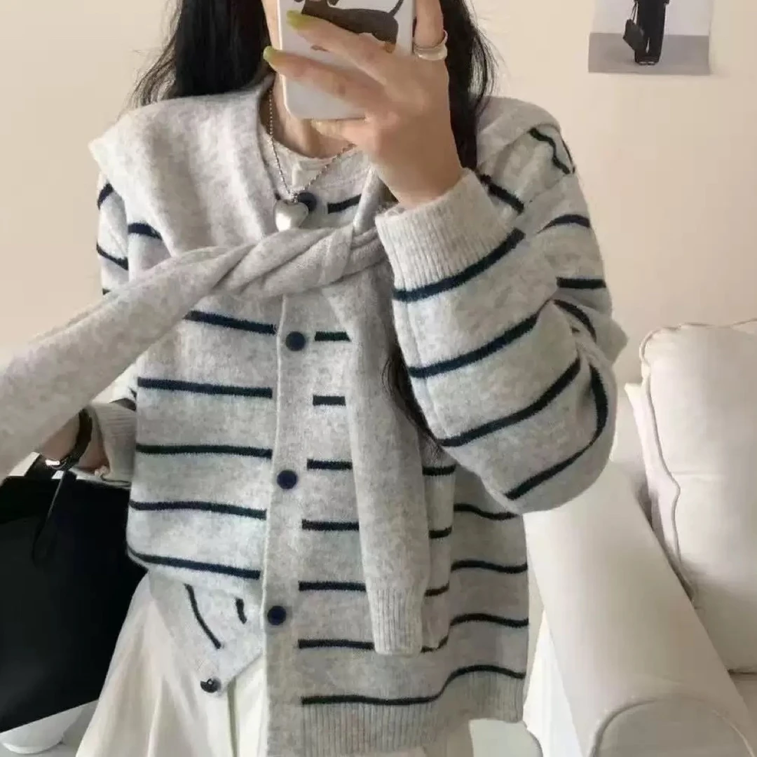 韩版早秋个性韩国东大门条纹针织学院风长袖圆领单排扣开衫配披肩