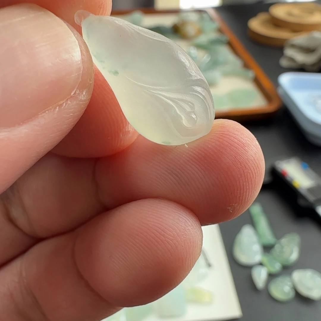 颈饰未镶嵌翡翠挂件