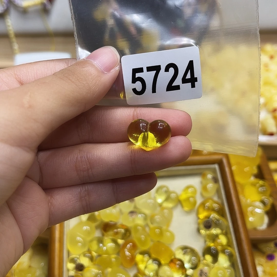 琥珀未镶嵌珠宝奇石