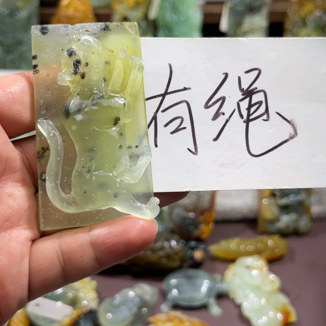 未镶嵌蛇纹石玉颈饰