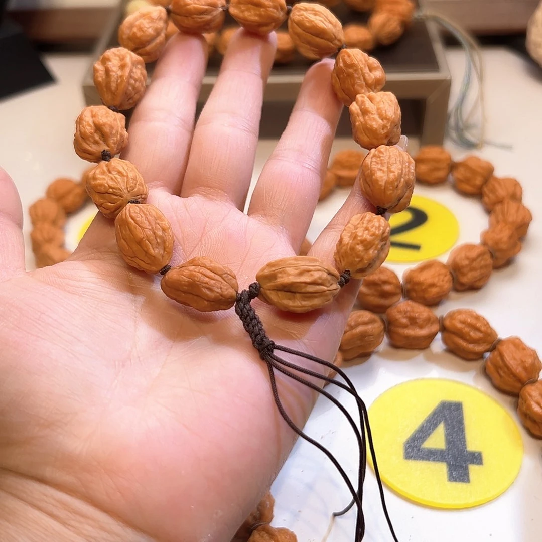 文玩核桃手串小**跑小金蟾