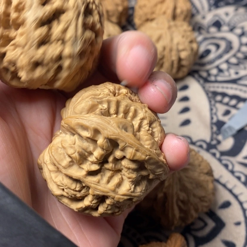 【闪购商品】文玩核桃吊坠达*静静