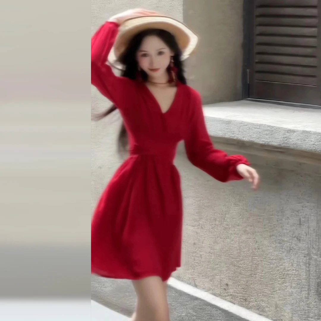 2025新款御姐高级红色v领雪纺连衣裙子女夏季巨好看收腰开叉长裙